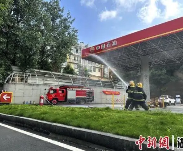 咸宁市消企联动开展应急消防安全演练