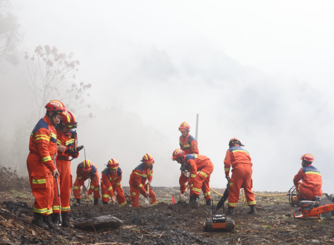 转“要我避险”为“我会避险”——兴文县开展2026年地灾转移避险应急救援综合演练