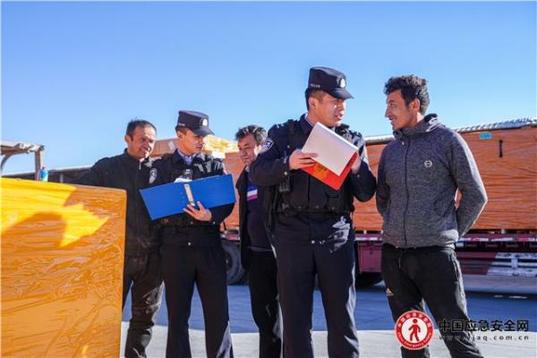 全覆盖排查 全方位守护——吐尔尕特口岸边境派出所开展节后安全专项检查