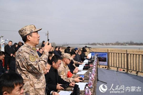 内蒙古举行黄河防凌实战及冰域应急救援综合演练