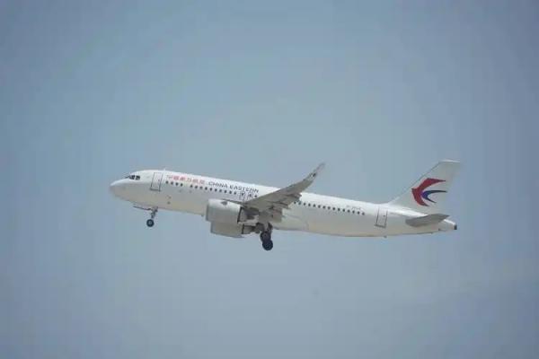 影响航班安全的“机闹”，法律必须较真碰硬