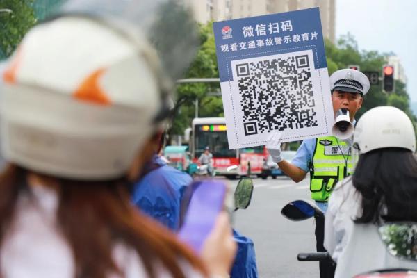 张雪机车驿站投用：骑行安全政策如何告别以罚代管