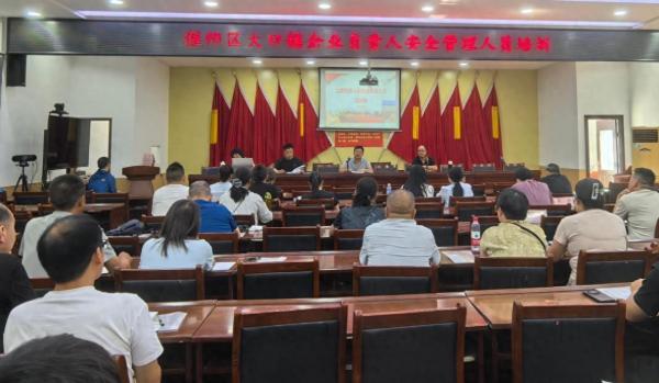 深聊会聚焦“弱有众扶”10项提案，构建民生幸福标杆